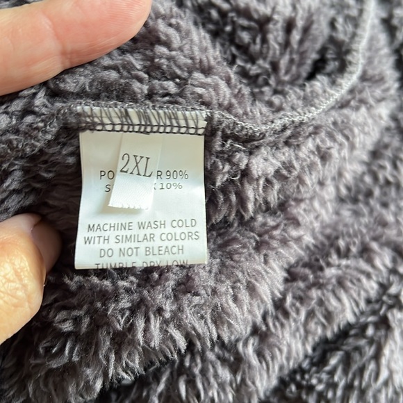 Teddy Bear Robe.  XXL - Picture 5 of 6